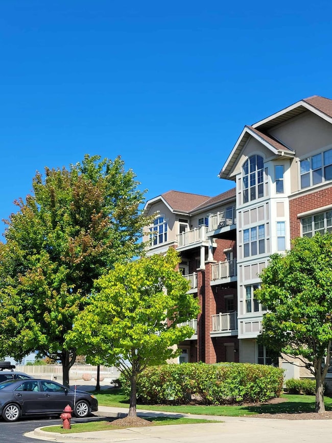The Landing at Park Shore unit 431, Saint Francis, WI 53235 - photo 2