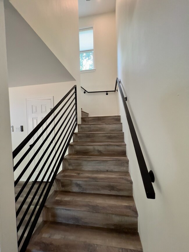 425 Hohldale St unit B, Houston, TX 77091 - photo 2