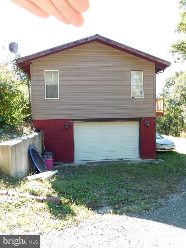 237 Beechwood Dr, Keyser, WV 26726 - photo 6