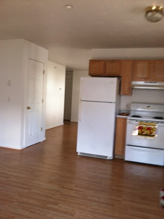 6 Warsaw Ave unit 3/2L, Dudley, MA 01571 - photo 2