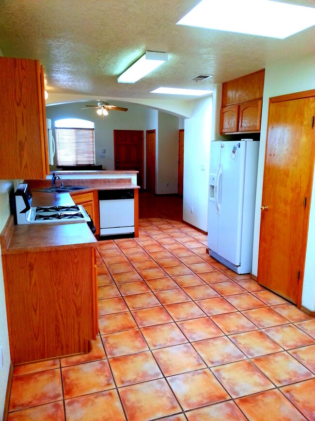 Kitchen 2 Br