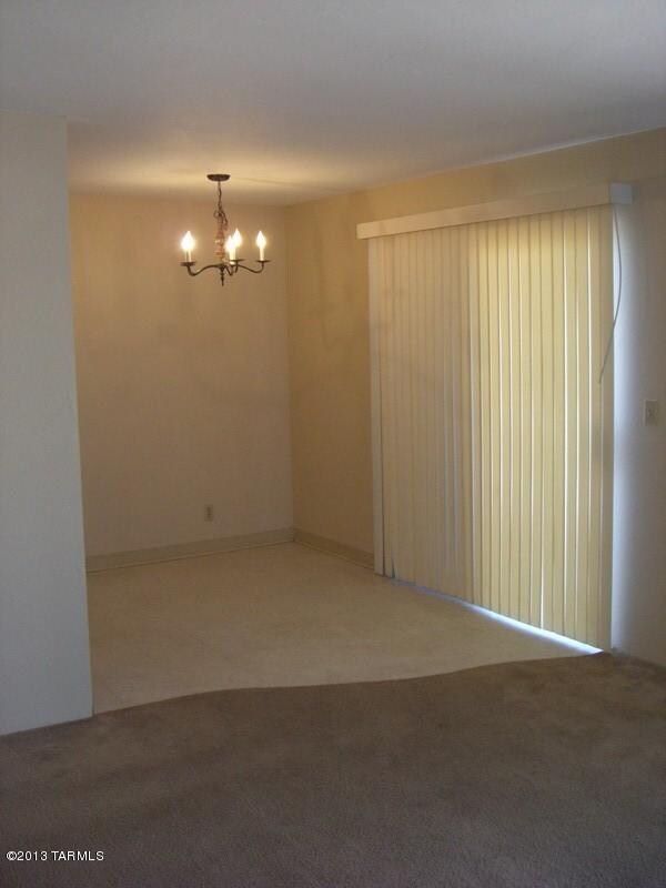 Edith dining area unit 3012