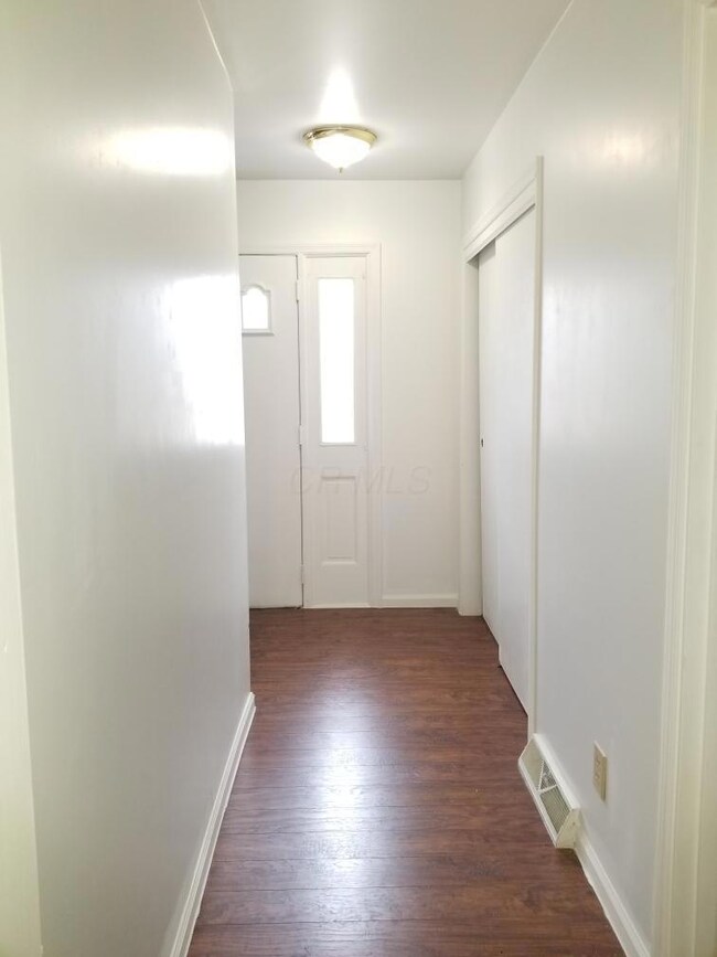 5261 Avalon Ave, Columbus, OH 43229 - photo 2