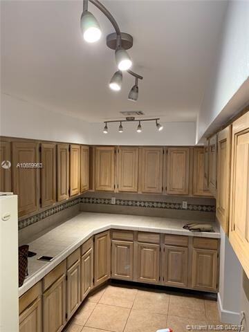 unlisted-address, Miami, FL 33170 - photo 4