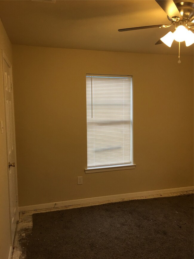 6402 W Montgomery Rd unit B, Houston, TX 77091 - photo 5