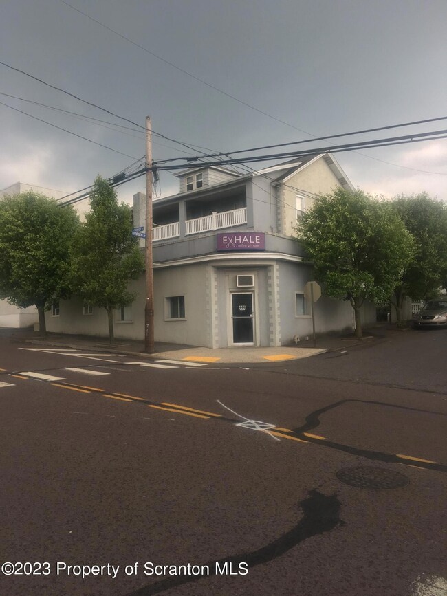 119 Harrison St, Dunmore, PA 18512 - photo 4