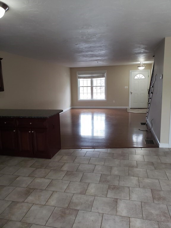 152 Beaver St unit 152, Milford, MA 01757 - photo 3