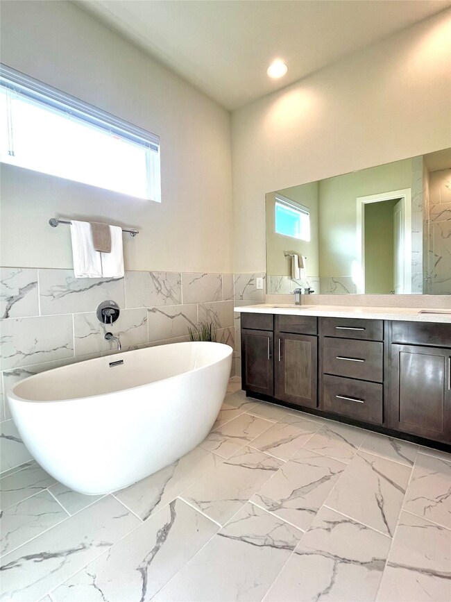 2305 Warhol Way, Houston, TX 77091 - photo 2