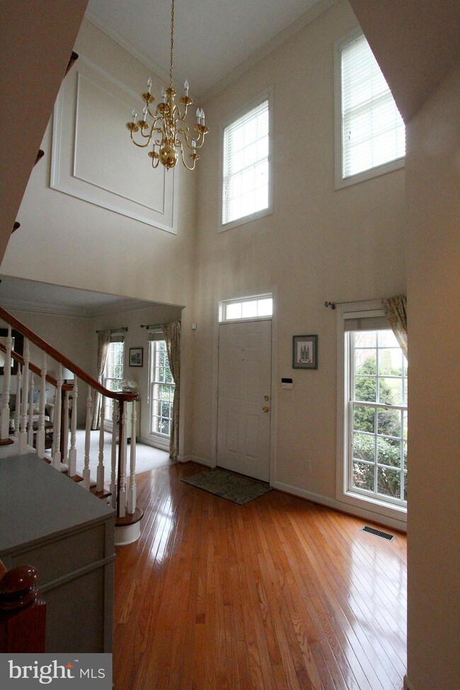 5618 Lick River Ln, Gainesville, VA 20155 - photo 2