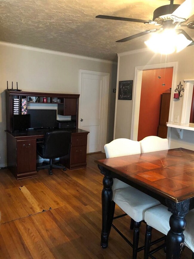 2233 W Maple Ave, Enid, OK 73703 - photo 6