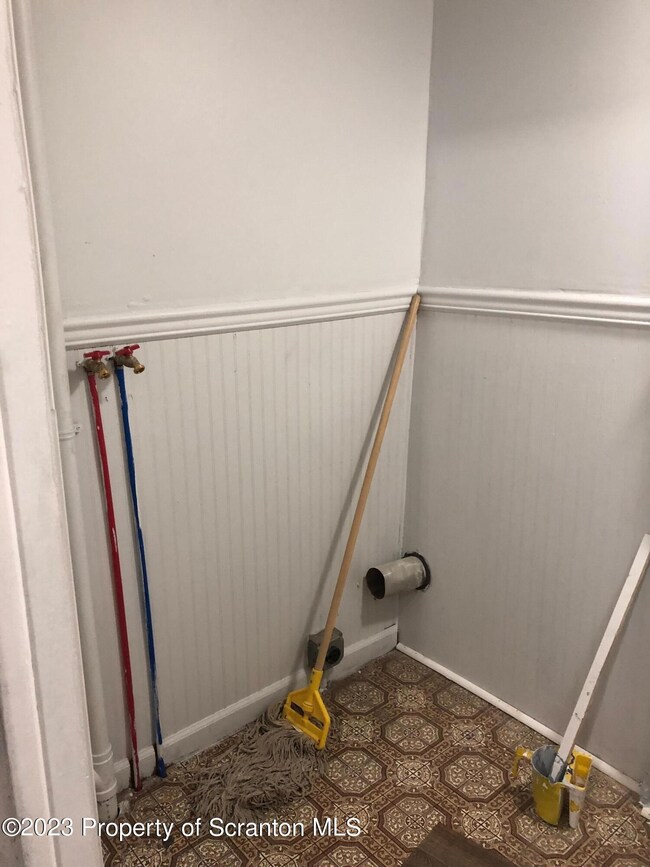 907 Eynon St, Scranton, PA 18504 - photo 7