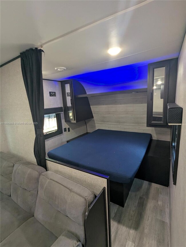 unlisted-address, Miami, FL 33179 - photo 6