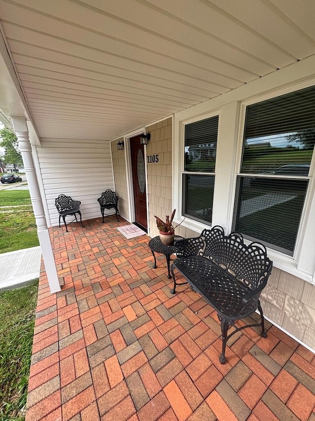 1105 N Main St, Hillsville, VA 24343 - photo 4