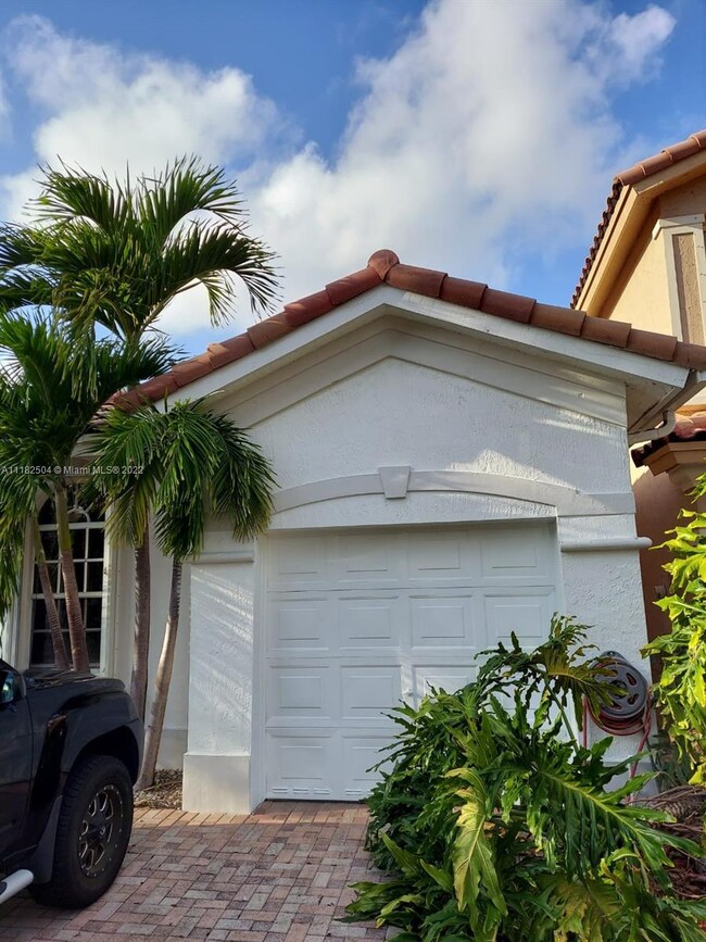 10933 NW 69th St, Doral, FL 33178 - photo 4