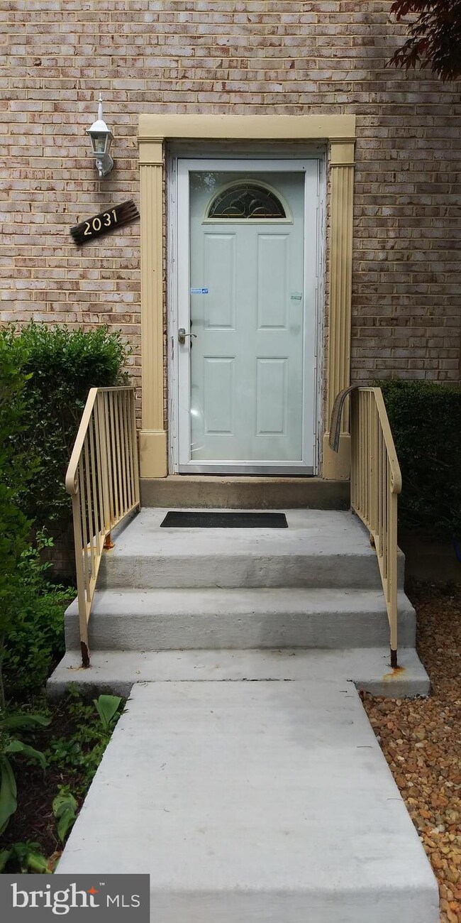 2031 Mayflower Dr, Woodbridge, VA 22192 - photo 2