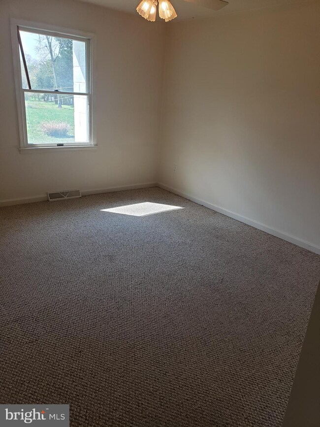 24632 Hollywood Rd, Hollywood, MD 20636 - photo 7