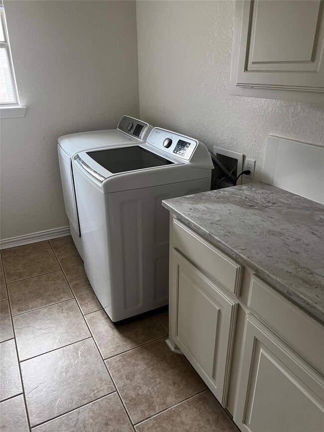 800 Chase Cir, Hurst, TX 76053 - photo 7