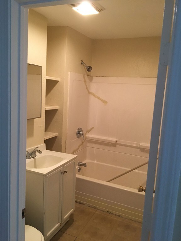 17 Hollywood St, Worcester, MA 01610 - photo 7