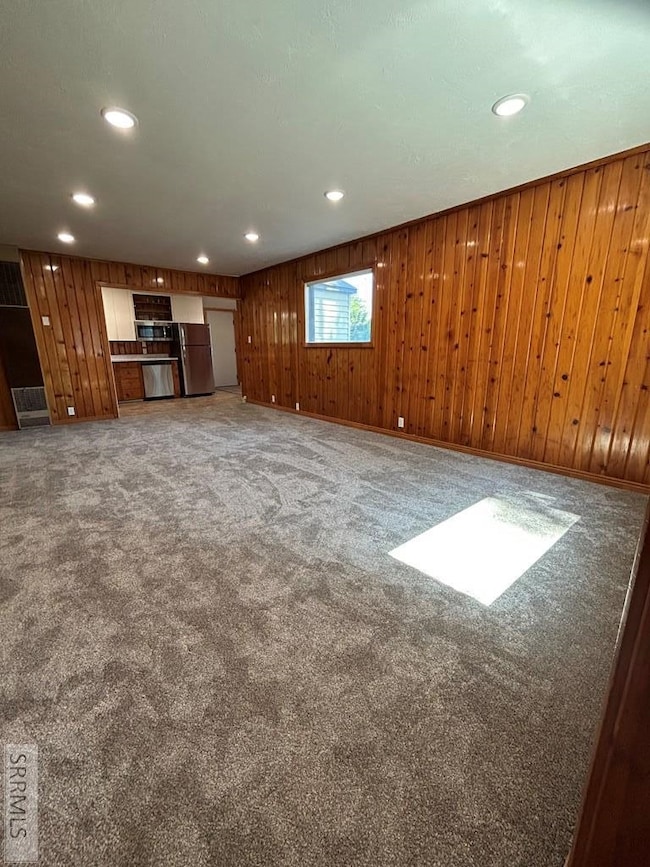 685 S Stout Ave, Blackfoot, ID 83221 - photo 3