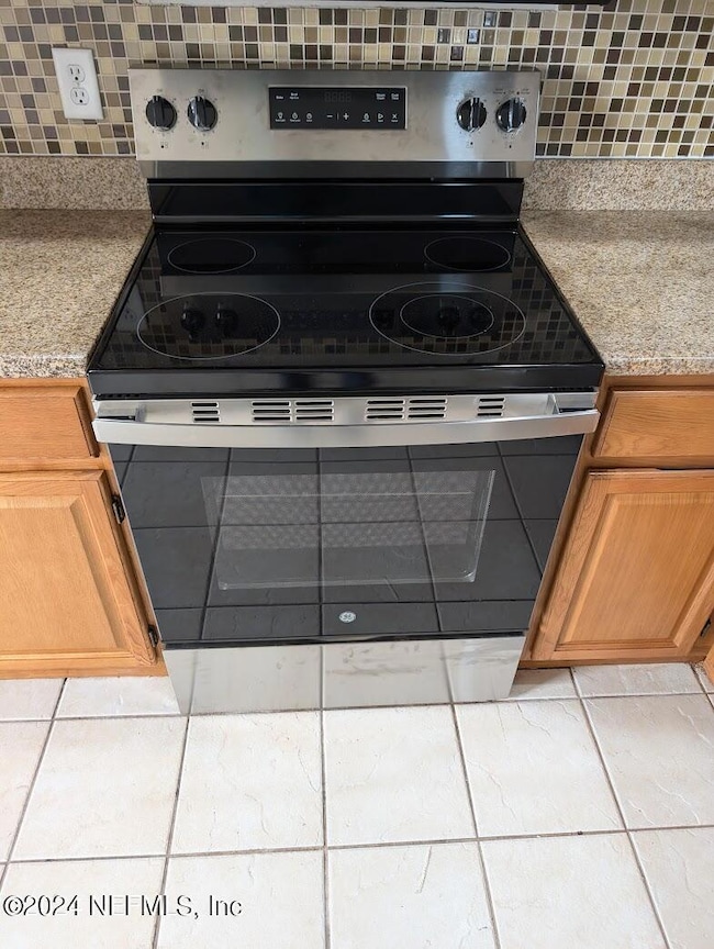 235 Aquarius Cir W, Jacksonville, FL 32216 - photo 3