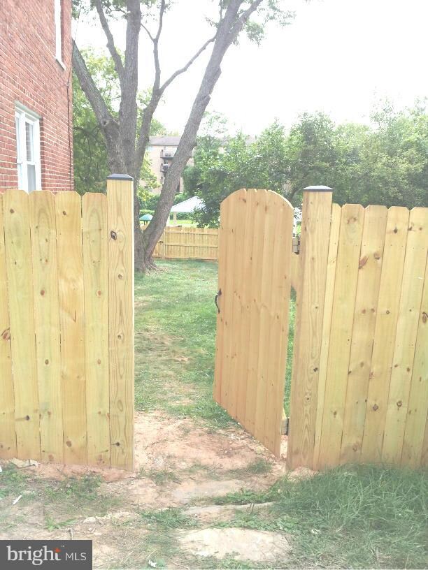 1106 Booker Dr, Capitol Heights, MD 20743 - photo 3