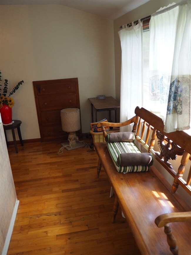 824 SW Grand Ct, Topeka, KS 66606 - photo 6