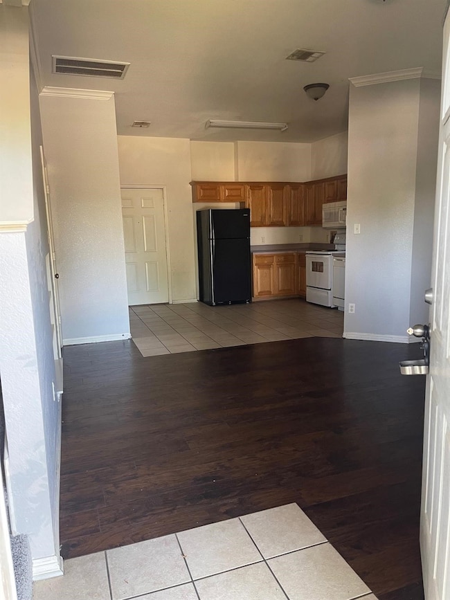 412 Central Park Dr unit C, Arlington, TX 76014 - photo 2