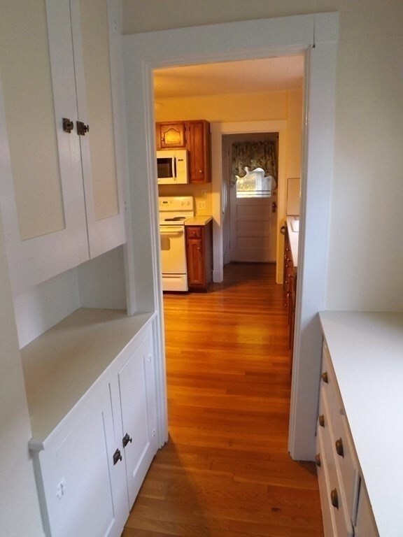 32 Menotomy Rd unit 1, Arlington, MA 02476 - photo 5