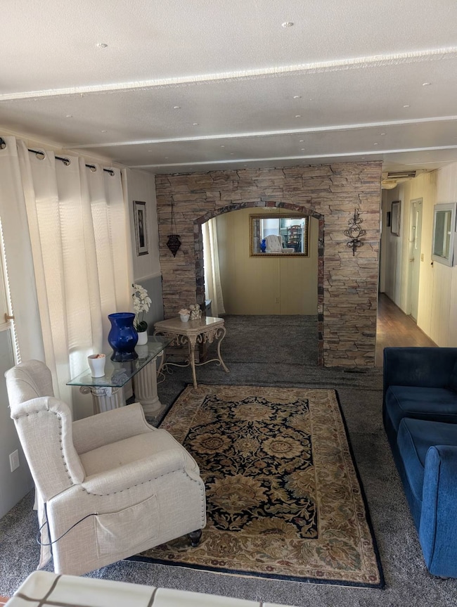 15940 Stoddard Wells Rd unit 29, Victorville, CA 92395 - photo 3