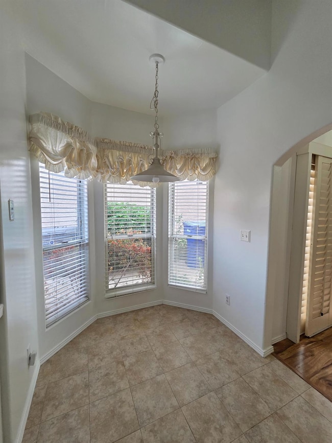 369 E Lindbrook Ln, Fresno, CA 93720 - photo 4