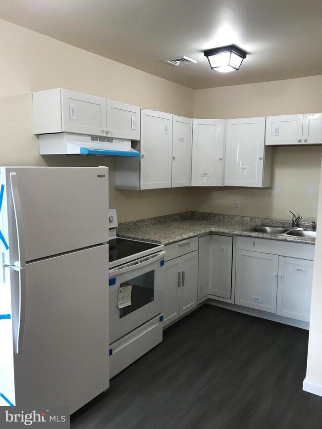 113 S Main St unit SUITE C, Chambersburg, PA 17201 - photo 3