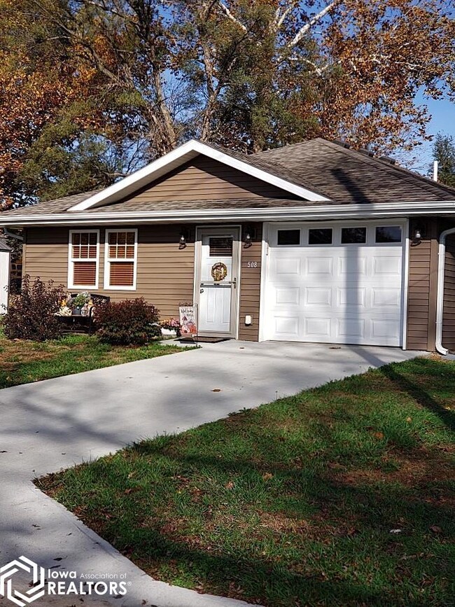 508 E Stuart St, Clarinda, IA 51632 - photo 2
