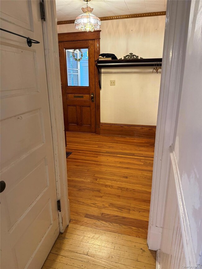 19 Lewis Ave, Poughkeepsie, NY 12603 - photo 7