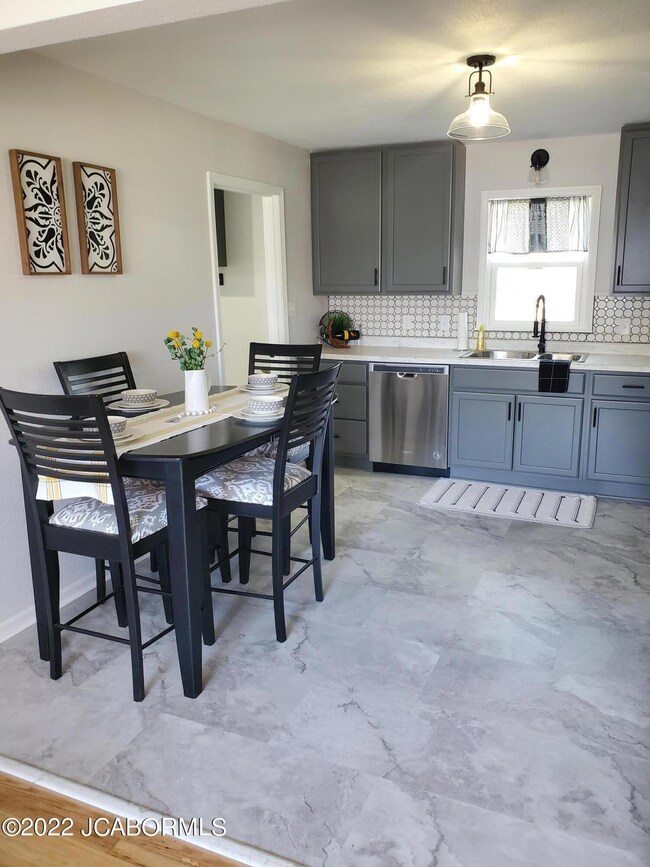 107 E Chestnut St, Fulton, MO 65251 - photo 6