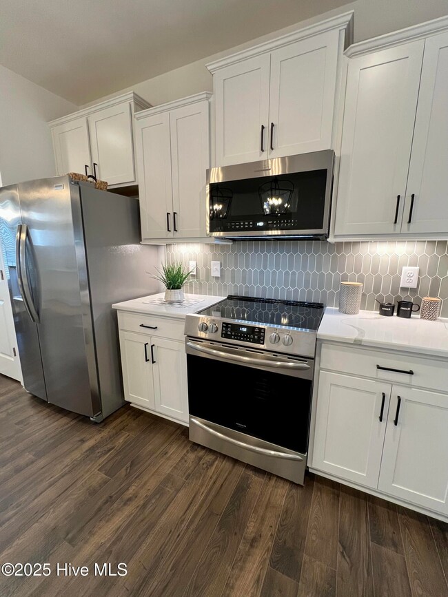 2037 Lunsford Dr, Fayetteville, NC 28314 - photo 6