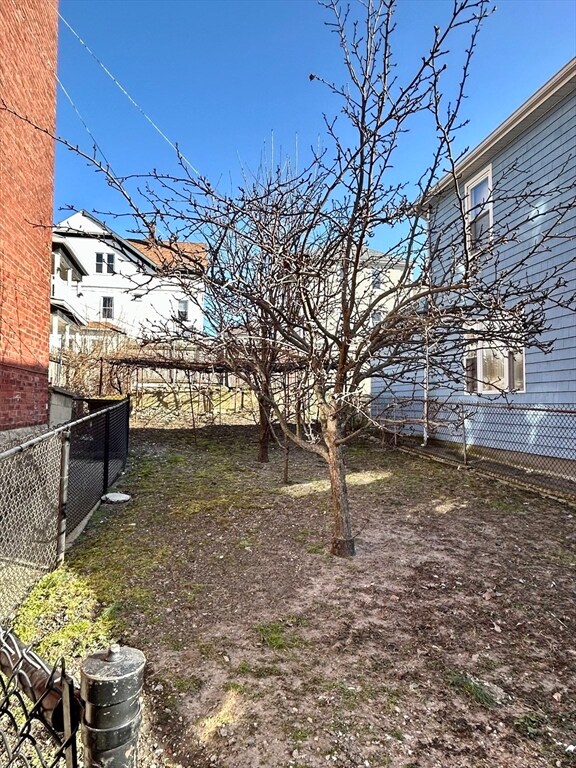 70 Jencks St, Fall River, MA 02723 - photo 5