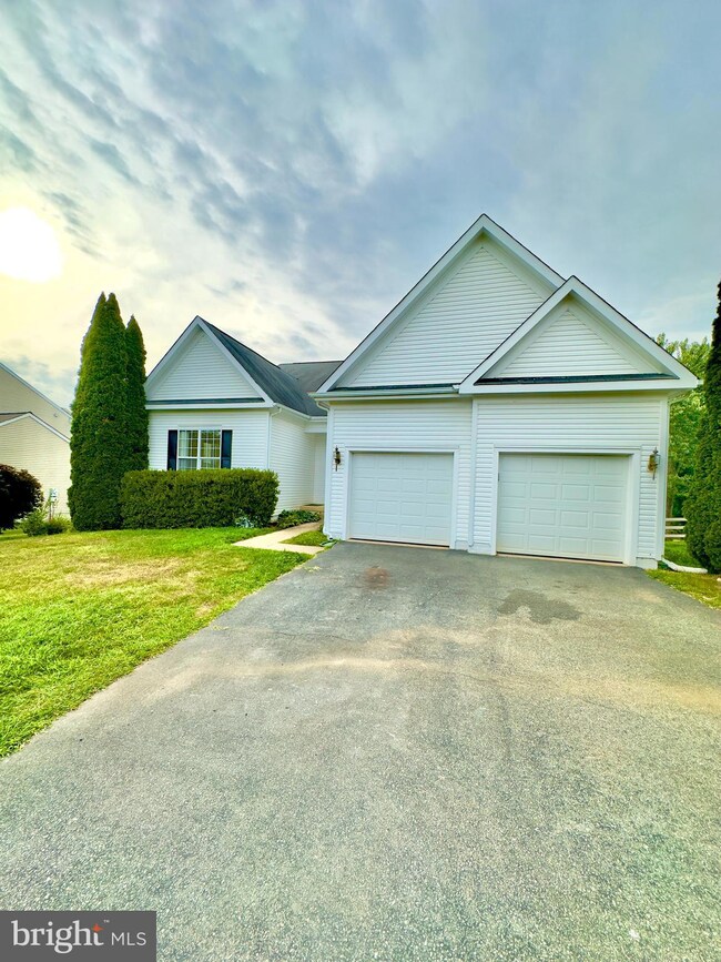 35918 Newberry Crossing Place, Round Hill, VA 20141 - photo 4