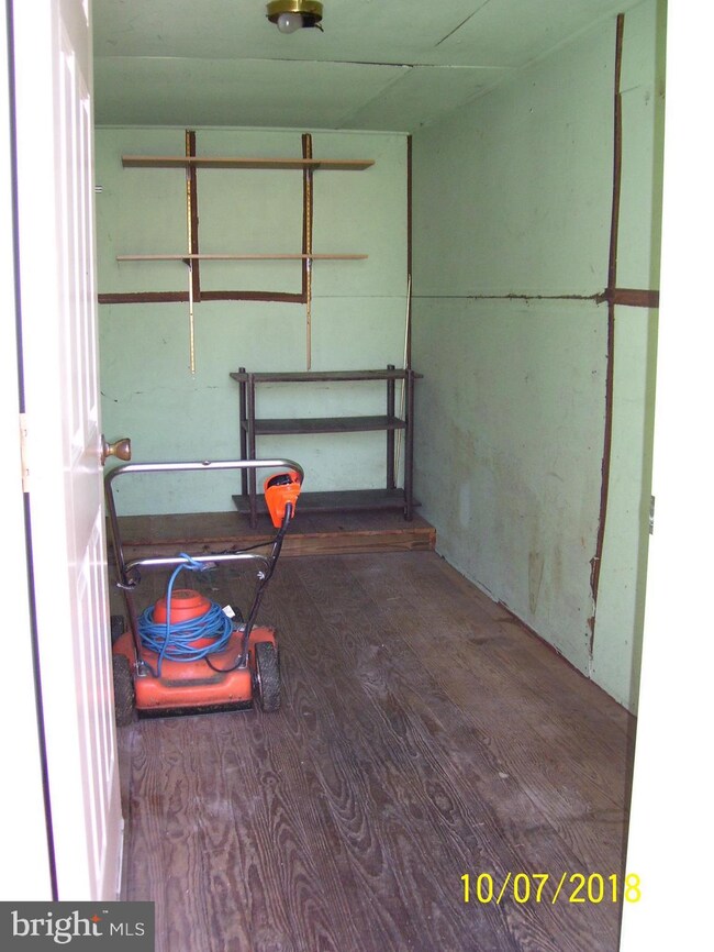 558 N Union St unit 2, Middletown, PA 17057 - photo 2