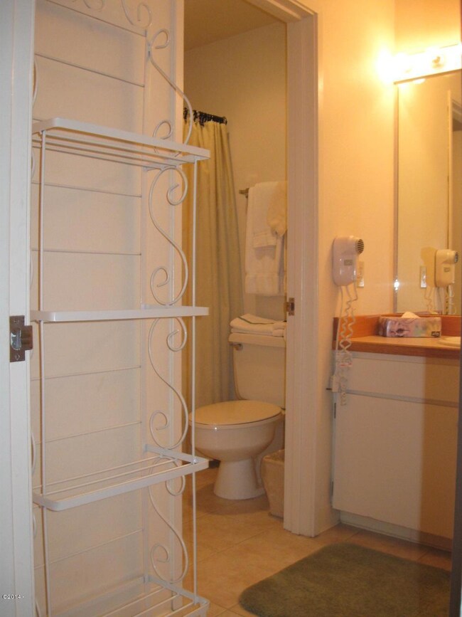 Full Bath off kitchen