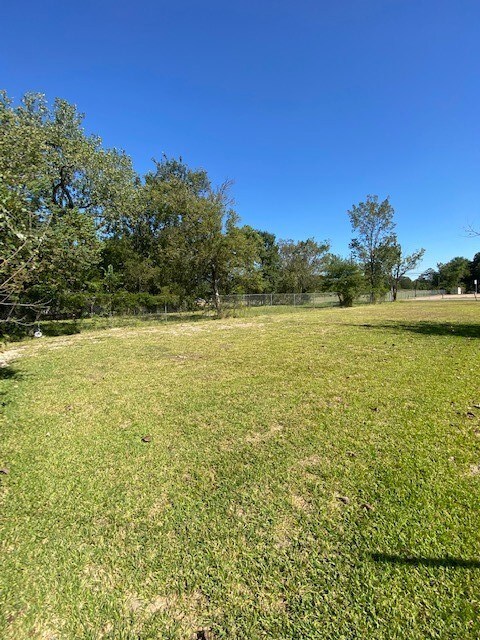 7904 Hirsch Rd, Houston, TX 77016 - photo 6