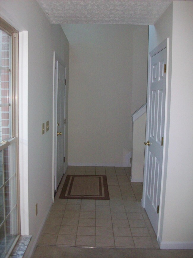 9007 Barley Loft Dr, Columbus, OH 43240 - photo 3