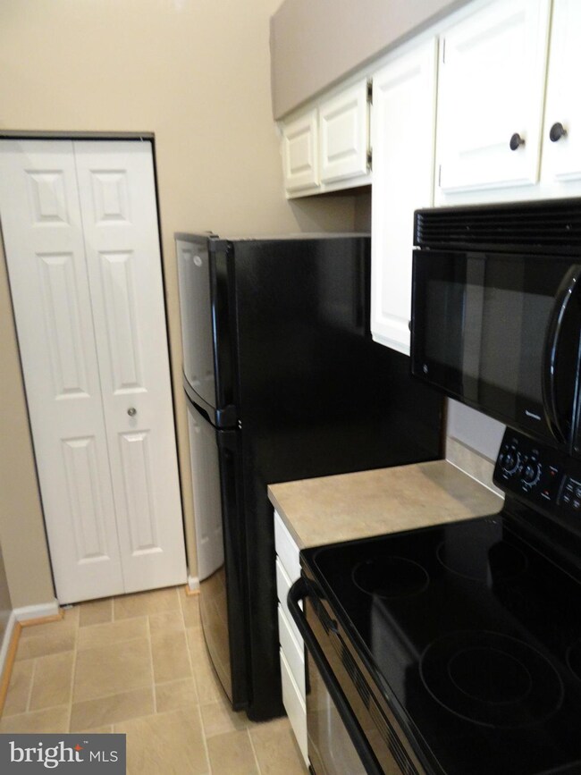 12209 Eagles Nest Ct unit J, Germantown, MD 20874 - photo 6