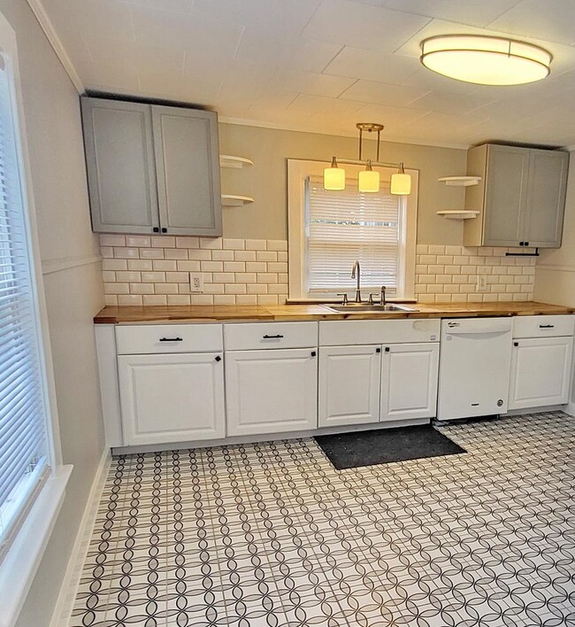 2 Summer St, Littleton, NH 03561 - photo 5