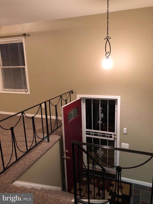 5302 Woodland Blvd, Oxon Hill, MD 20745 - photo 2