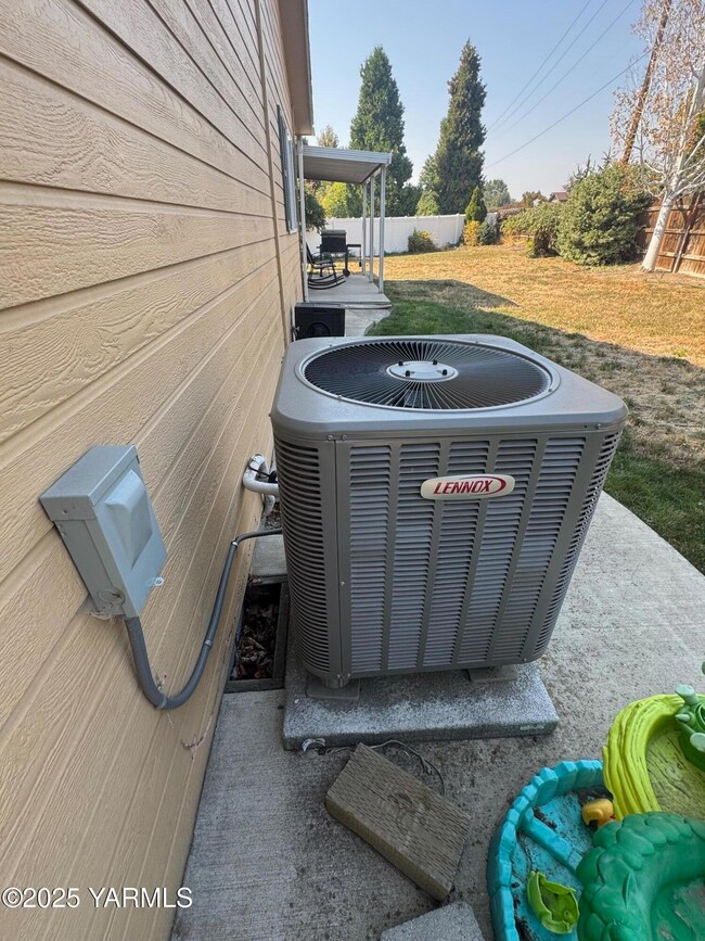 2805 Loren Ct, Yakima, WA 98902 - photo 5