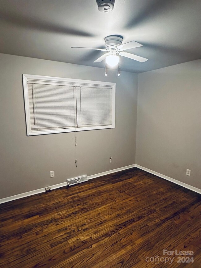 2544 Abelwood Rd, Charlotte, NC 28216 - photo 5