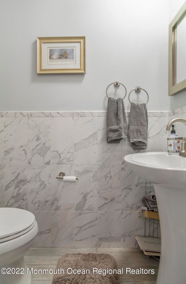 _RMJ5761 half bath