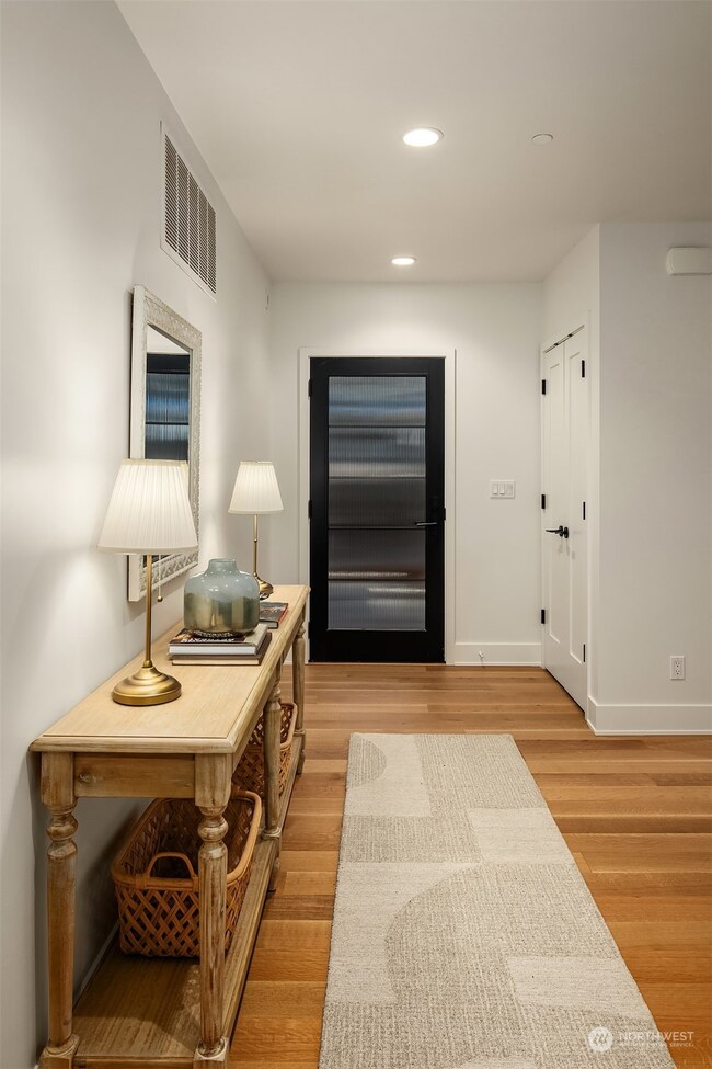 8510 SE 82nd St, Mercer Island, WA 98040 - photo 2