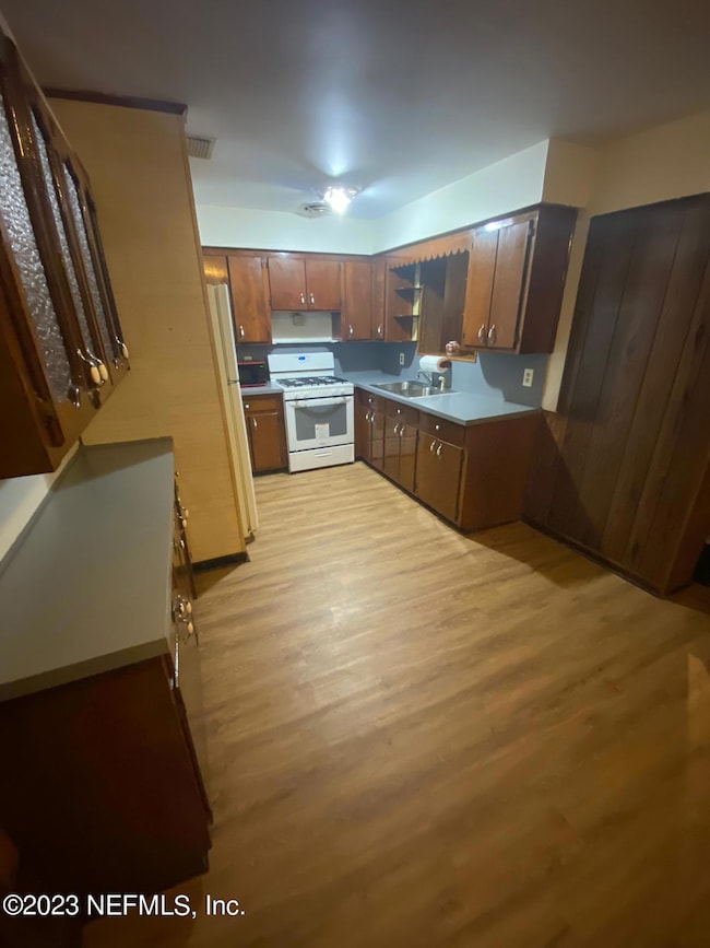 2231 Betsy Dr, Jacksonville, FL 32210 - photo 4