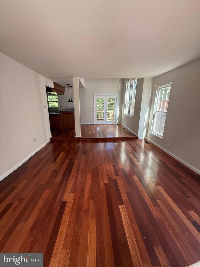 11973 Holly View Dr, Woodbridge, VA 22192 - photo 4